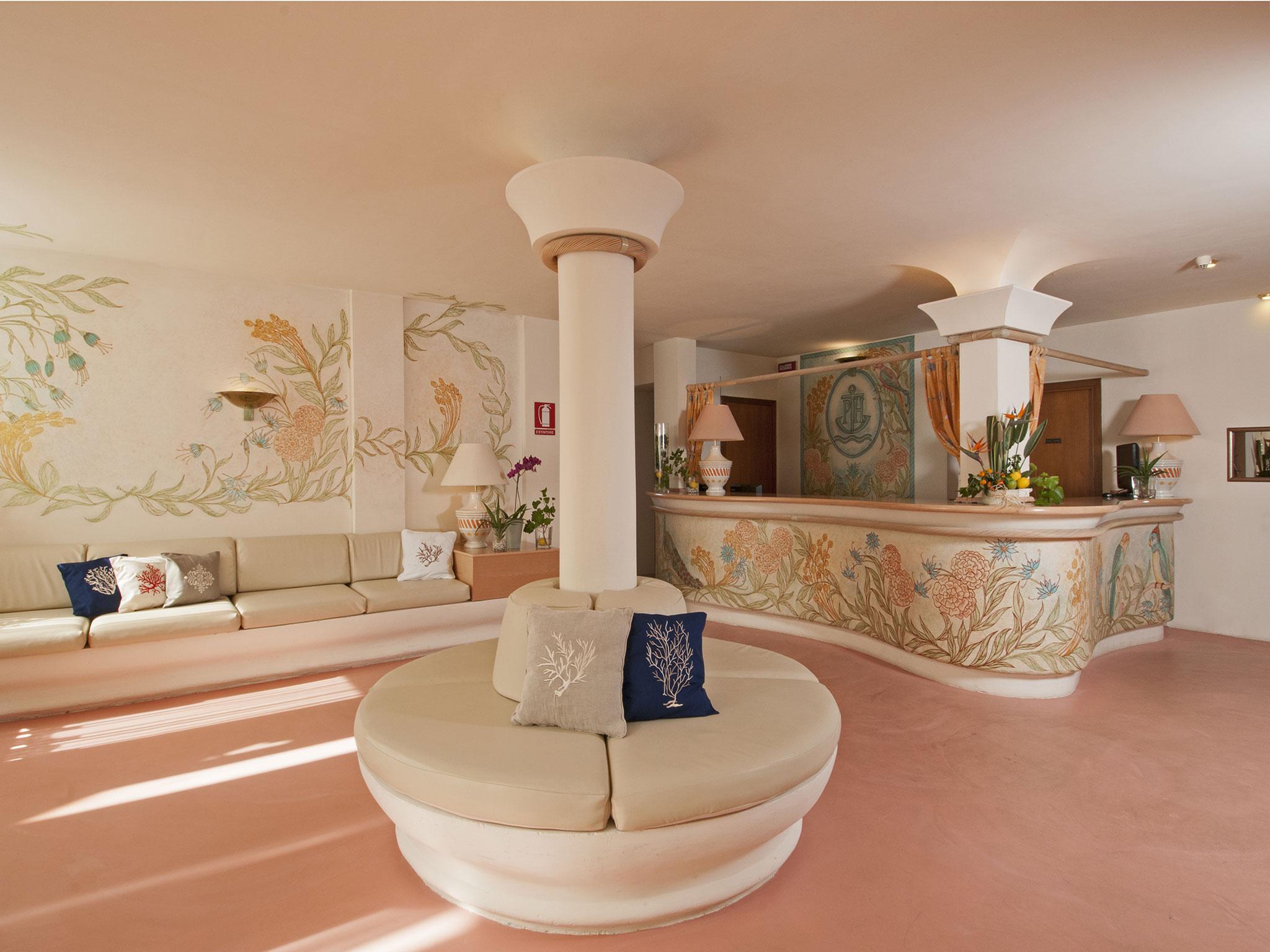 Hotel Palau Palau